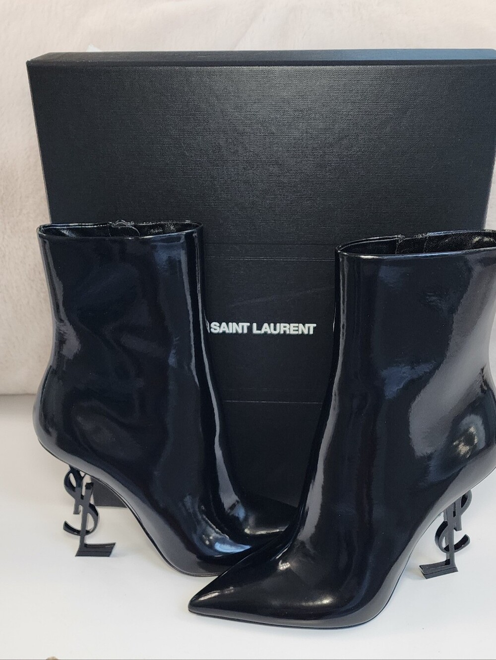 Opyum Saint Laurent Black Patent Leather Pointed Zip Ankle Boots Logo Heel EU 40